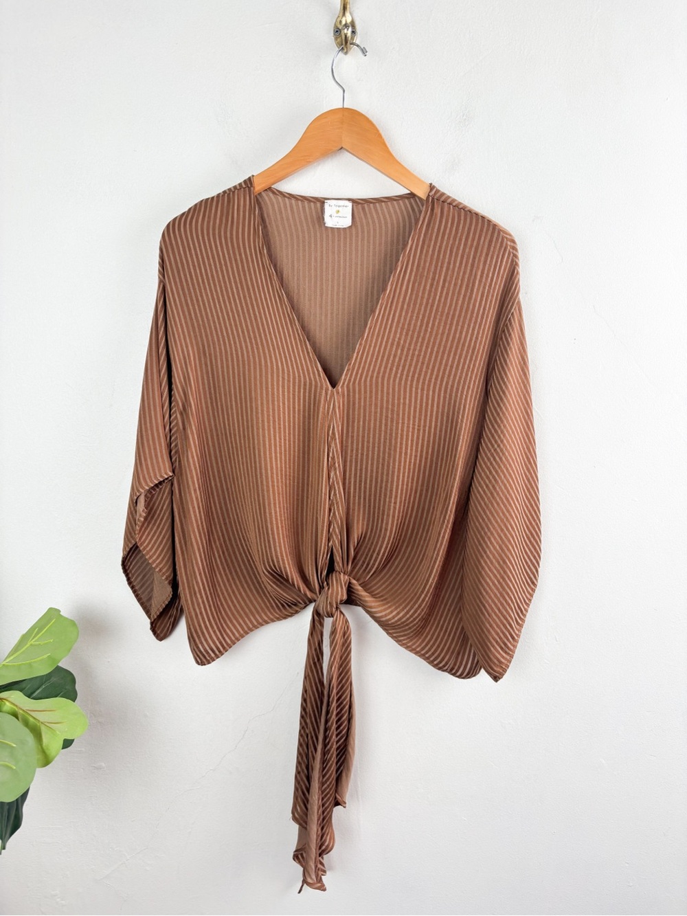 By Together Loose Fit Flowy Tie Front Top Sz L